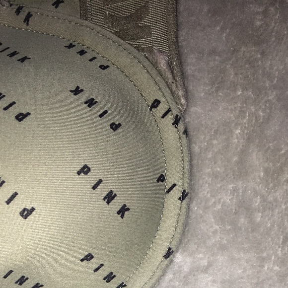 32A VS Pink bras - Picture 3 of 3